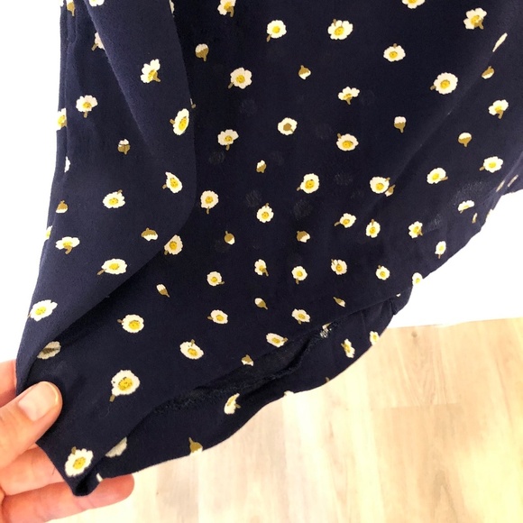 Madewell flowered dress with back accent buttons - Picture 3 of 11